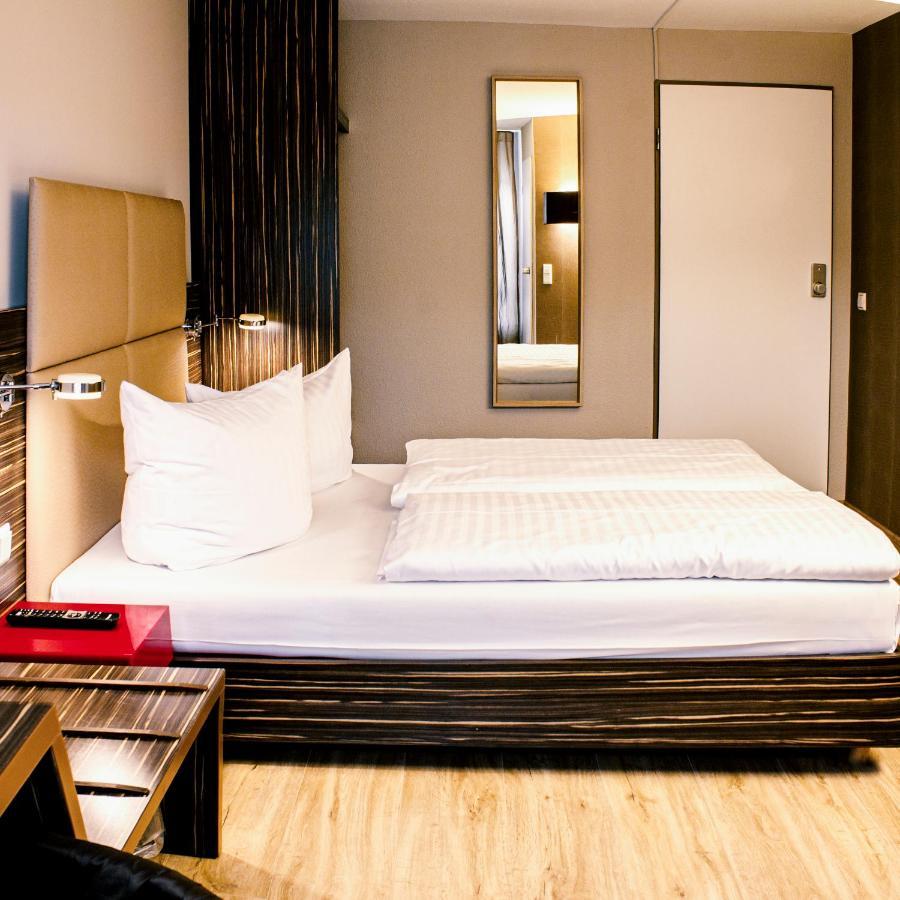 Arkade Hotel Am Theater ไฮล์บรอนน์ ภายนอก รูปภาพ