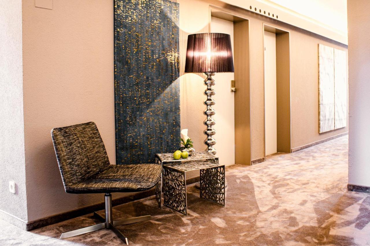 Arkade Hotel Am Theater ไฮล์บรอนน์ ภายนอก รูปภาพ