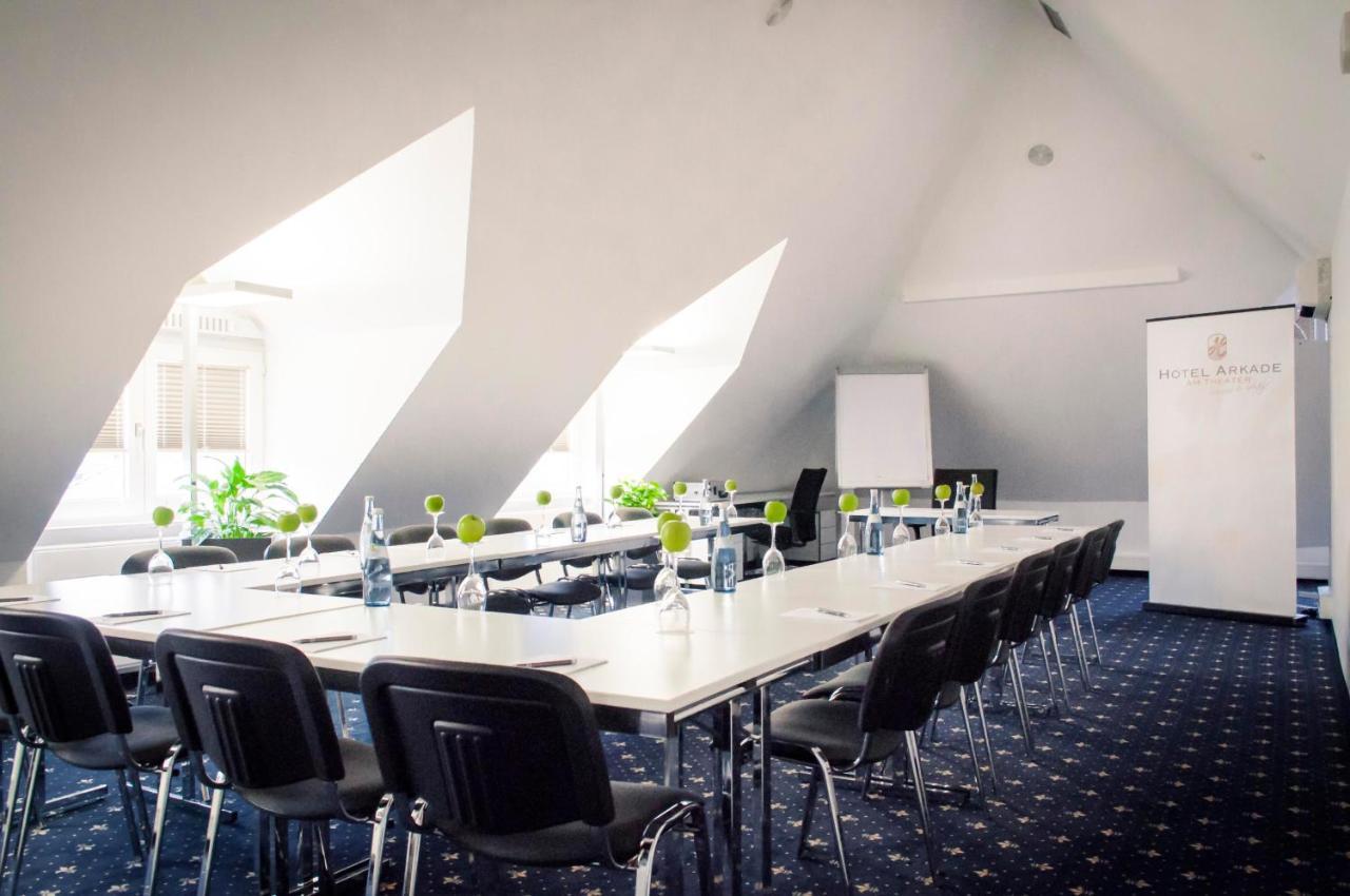 Arkade Hotel Am Theater ไฮล์บรอนน์ ภายนอก รูปภาพ